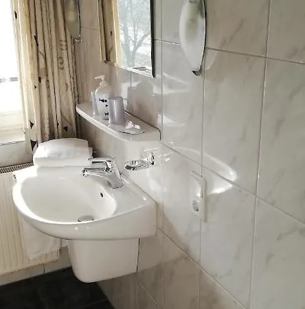 Gaestehaus Grunewald מלון דירות 2*