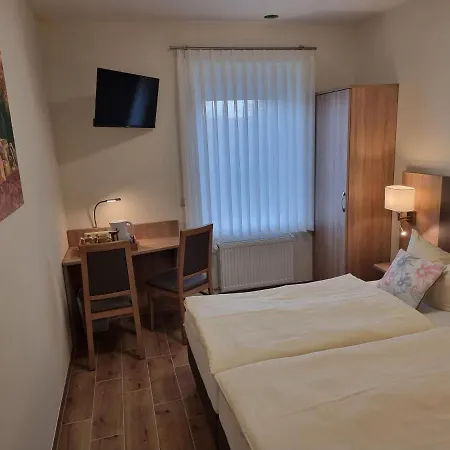 Gaestehaus Grunewald Bed & Breakfast