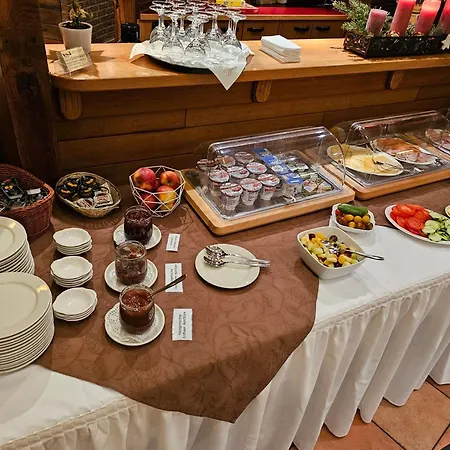 Gaestehaus Grunewald Bed & Breakfast 3*