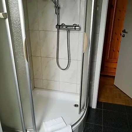 מלון דירות Gaestehaus Grunewald 2*